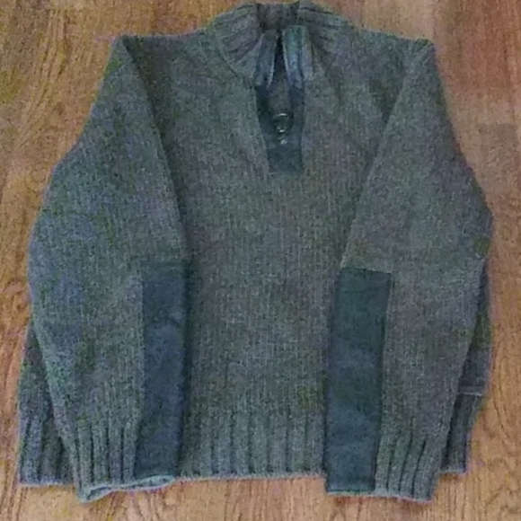 Louis Vuitton men's chocolate sweater - Picture 1 of 3